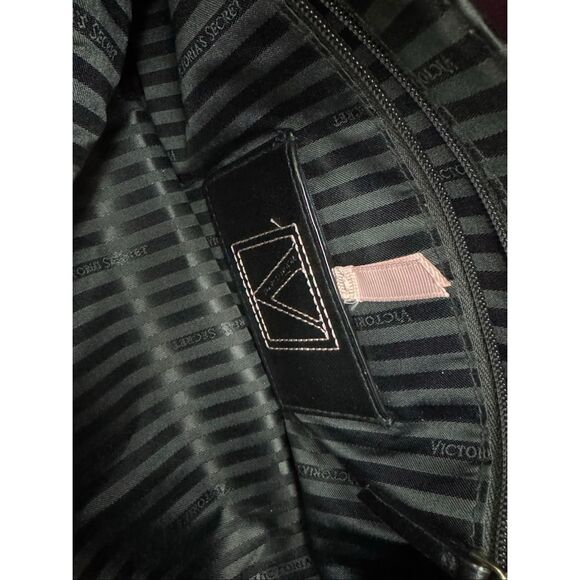 Victoria’s Secret Shoulder Bag with Chain - Picture 9 of 10